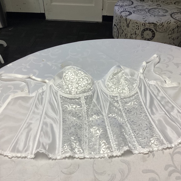CARNUEL LONG Line. BRA 36 D new white hook back lace front - Picture 4 of 6